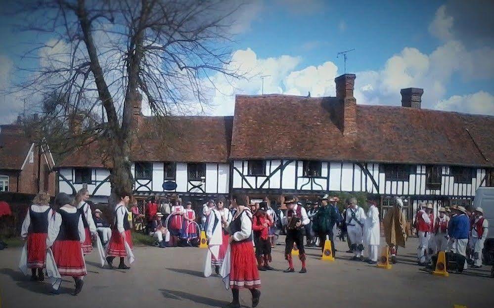 Homelea Bed And Breakfast Canterbury Bagian luar foto